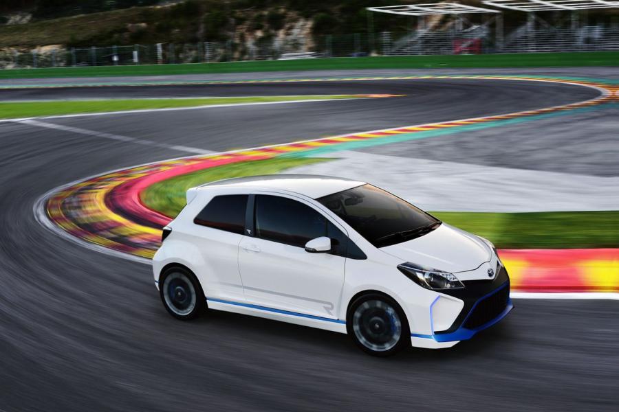  Toyota Yaris Hybrid-R Concept 2013 года  (фото 18 из 42)